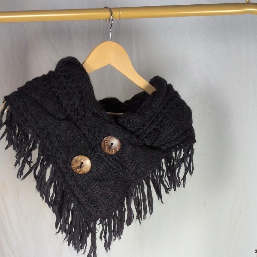 Soft Knit Shoulder Shawl With Fringe